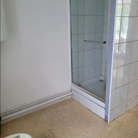 A Deux Minutes Du Chateau De *